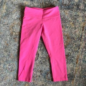 Lululemon cropped hot pink leggings. Excellent shape- thicker fabric. Size 6